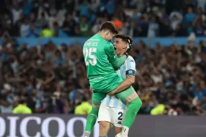 Racing elimin� a Tigre por penales y jugar� la semifinal con Boca