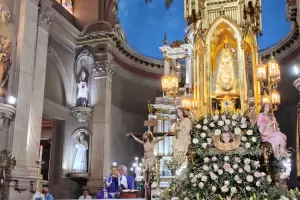 Fiestas marianas en Catamarca: municipales de la Capital rindieron homenaje