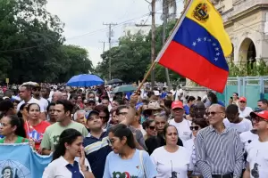 Panam ofrece mediar entre EE.UU y Venezuela y "acoger" "a ciertos chavistas"