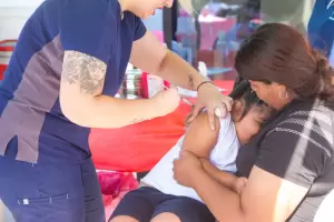 Vacunatorio mvil recorre barrios de Catamarca: cheque el cronograma