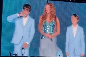 Shakira comparti un momento histrico con sus hijos sobre el escenario