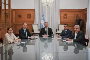 En la antesala de las extraordinarias, Jalil reactiv reuniones con Nacin por la Ley de Glaciares