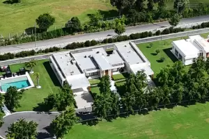 Apartan a Rafecas de la investigaci�n por la mansi�n de Pilar atribuida a Tapia