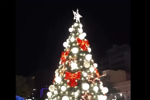 El esp�ritu navide�o lleg� a Catamarca con el encendido del arbolito