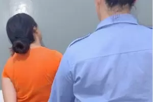 Catamarca: una mujer se pase desnuda frente a los policas