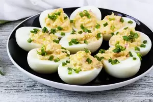 Cmo hacer huevos rellenos cremosos: la receta sabrosa para Navidad y Ao Nuevo