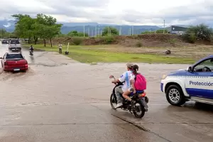 Catamarca: por la tormenta, alertan por el aumento de caudal del arroyo Fariango