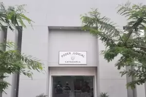 Seguir� detenido el polic�a acusado de golpear brutalmente a un colega en Catamarca