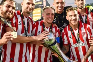 Estudiantes venci� a Platense y agiganta su m�stica nacional