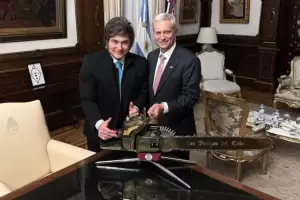 Milei quiere organizar una cumbre de presidentes de derecha en 2026