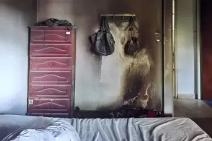 Le entr� una ca�ita voladora a la casa y le prendi� fuego la vivienda