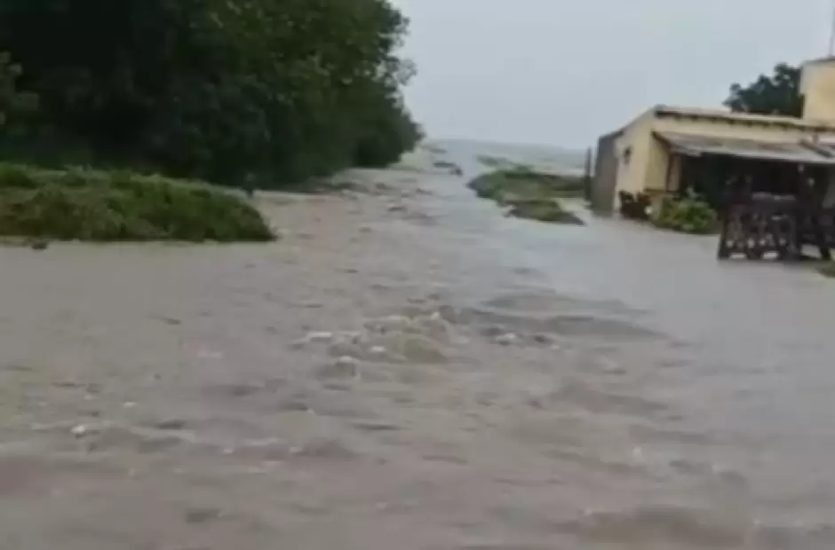 Crecidas y anegamientos por la lluvia en Ba�ado de Ovanta