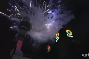 Auckland dio la bienvenida a 2026 con un impactante show pirot�cnico: el video