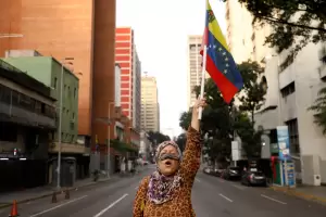 Escalada en Venezuela: el chavismo se moviliza y el Gobierno despliega a las Fuerzas Armadas