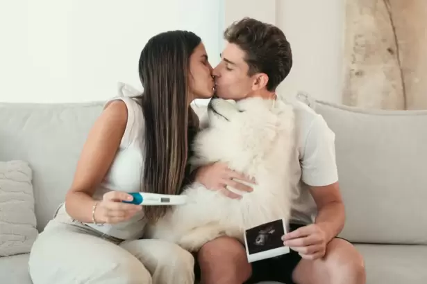 Juli�n �lvarez y Emilia Ferrero presentaron a su hijo con una tierna foto