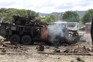 Sopletes gigantes, fuego cruzado y decenas de muertos: nuevos detalles del operativo de captura de Maduro