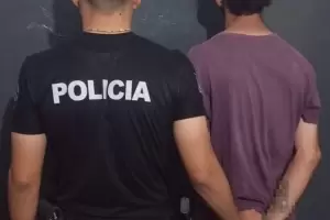 Aprehendieron a un hombre por causar desorden en la Plaza 25 de Mayo