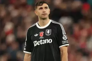 Alerta en la Selecci�n: preocupaci�n por la salida del Dibu Mart�nez en Inglaterra