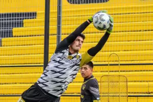 Un arquero del f�tbol argentino sufri� un paro card�aco en pleno entrenamiento