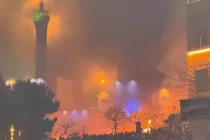 Ir�n bajo tensi�n: miles siguen protestando pese a la censura y la amenaza de una represi�n letal