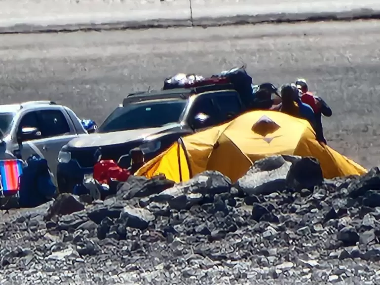 campamento ilegal y basura en la Laguna Celeste