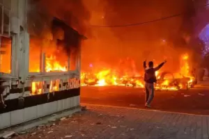 Estados Unidos pide a sus ciudadanos a abandonar de inmediato Ir�n