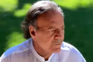 Esc�ndalo: dos ex empleadas denunciaron a Julio Iglesias por agresiones sexuales