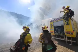 El incendio en Puerto Patriada esta contenido al 85% y se esperan lluvias