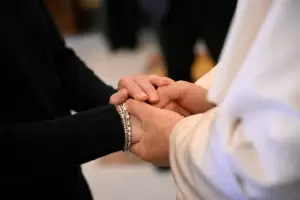 Le�n XIV recibi� a familiares de las v�ctimas de Crans-Montana: "Tanto dolor... estoy conmovido"