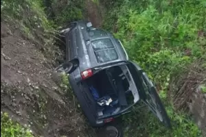 Violento accidente: una camioneta desbarrac� en Las Juntas