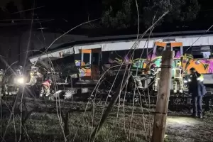 Accidente ferroviario en Espa�a en plena alerta por lluvias: muri� un maquinista y hay al menos 15 heridos