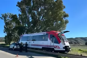 De no creer: ahora un tren choc� contra una gr�a en Espa�a y dej� seis heridos