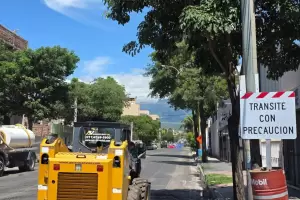 Avanzan las obras de asfaltado y fresado en Avenida Belgrano:  los detalles