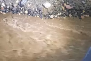 Catamarca: Las tormentas provocaron la crecida del R�o Ambato en El Rodeo