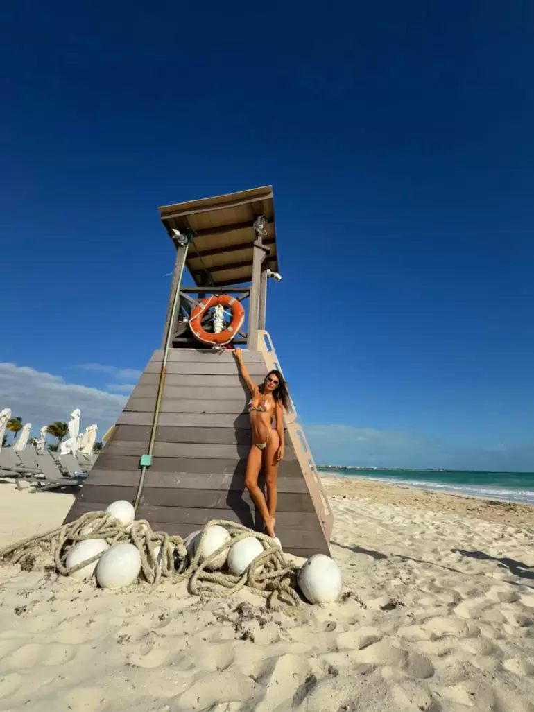 pampita mexico playa