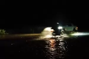 Por la fuerte tormenta, transitar con precauci�n por Ruta Nacional N�64