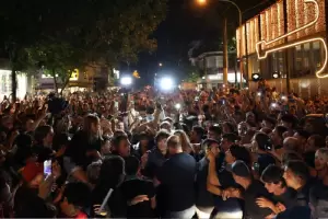 Milei recorri� Mar del Plata con militantes y defendi� su gesti�n tras su viaje a Davos