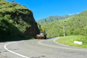 Interrumpen el tr�nsito en la Ruta Provincial N� 4 por un derrumbe camino a El Rodeo