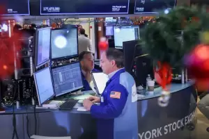 El riesgo pa�s se consolida abajo de los 500 puntos b�sicos y los bonos siguen en alza