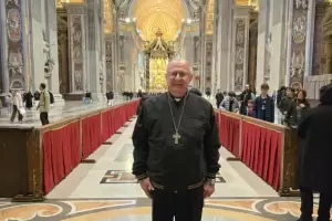 Mons. Urbanc salud� al Papa Le�n en la Audiencia General