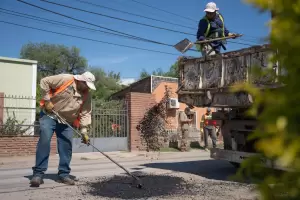 Valle Viejo avanza con trabajos de mantenimiento vial en San Isidro