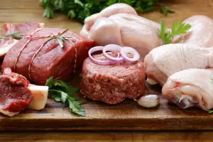 El consumo de carne vacuna se desplom� un 42% frente al avance del pollo y el cerdo