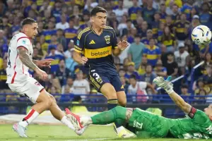 Boca se hizo fuerte en la Bombonera y le gan� a Newell's