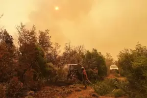 El fuego ya afect� 45 mil hect�reas en la Patagonia y hay cuatro parques en alerta