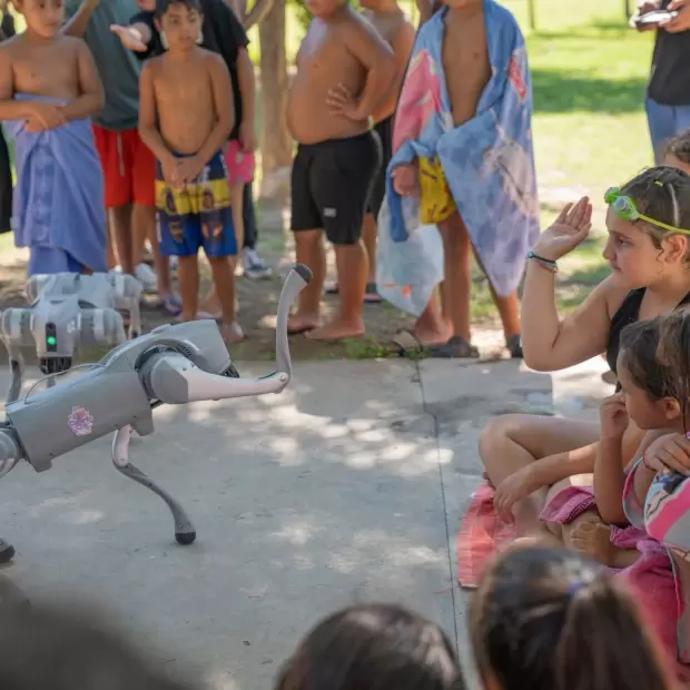Innovaci�n en Valle Viejo: perritos robot transforman las colonias municipales en espacios de ciencia