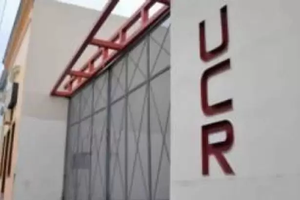 El bloque radical intensifica la presi�n por la crisis en el sistema de salud