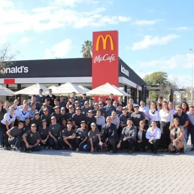 McDonald's expande su huella en Mendoza: C�mo es el nuevo local sustentable de Guaymall�n que emplea a 130 j�venes