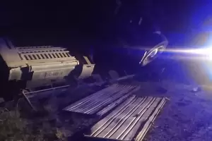 Volc� un cami�n en la Cuesta del Totoral: piden transitar con precauci�n