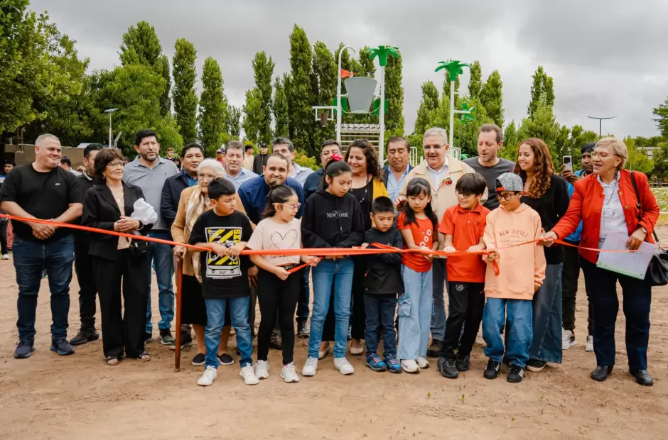 Turismo y recreaci�n: Corral Quemado inaugur� el Parque Los �lamos