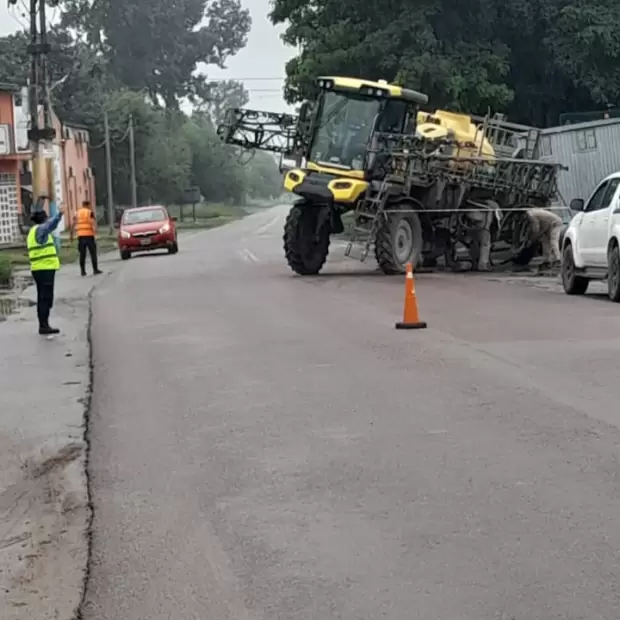 Alerta en Ruta 64: maquinaria de gran porte obstruye el tr�nsito en Los Altos